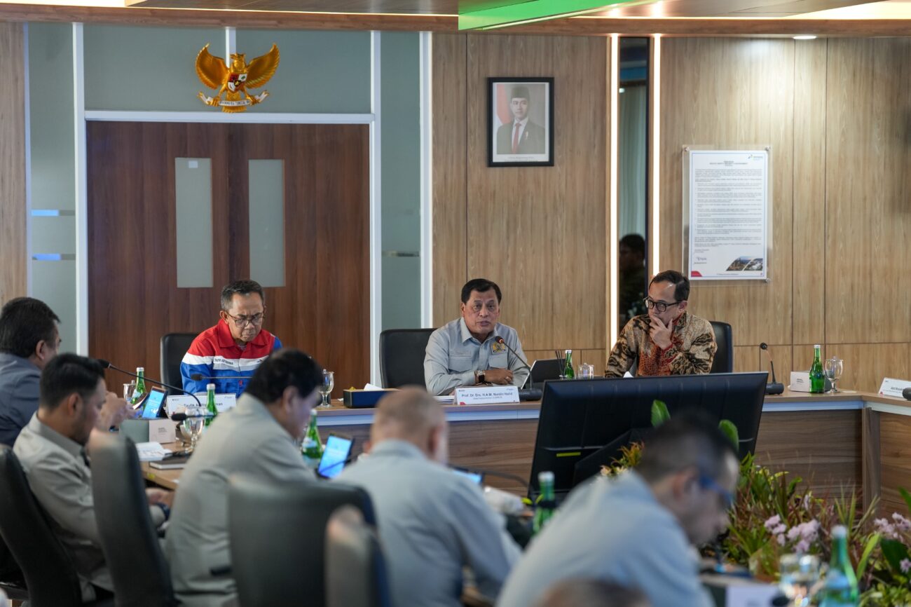 Komisi VI DPR RI melakukan pertemuan bersama manajemen Pertamina dan pemangku kepentingan terkait saat kunjungan kerja ke fasilitas RDMP Balikpapan, guna memastikan kesiapan kilang menuju operasi penuh sebagai penguat ketahanan energi nasional.