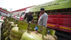 PT Pertamina Patra Niaga Regional Kalimantan menambah pasokan sekitar 890 ton atau setara hampir 296 ribu tabung LPG 3 kg untuk mengantisipasi lonjakan kebutuhan masyarakat saat puasa.
