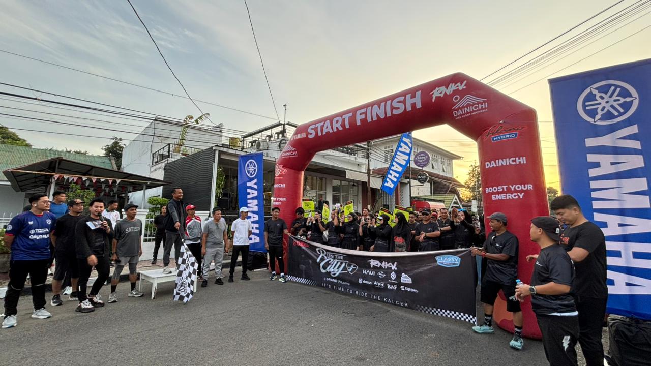 Ratusan kawula muda Bone memadati garis start Run The City by Grand Filano, mengawali tren olahraga yang lebih stylish dan fungsional di awal tahun 2026.