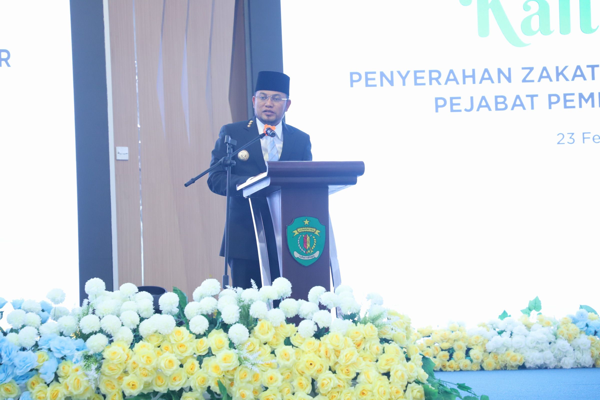 Gubernur Kaltim Rudy Mas:'ud dalam Kaltim Berzakat yang digelar di Olah Bebaya Kantor Gubernur Kaltim, Senin (23/2/2026)