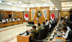 Wamenkomdigi Nezar Patria memberikan paparan dalam Rapat Koordinasi Persiapan Hari Idulfitri 1447 Hijriah di Kantor Kemenkopolkam, Jakarta Pusat, Rabu (11/03/2025). Foto: Anhar/Komdigi