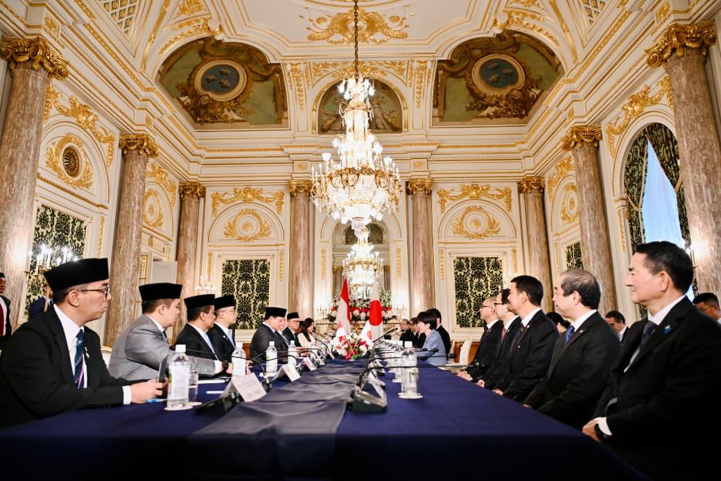 Presiden Prabowo Subianto dan Perdana Menteri (PM) Jepang Sanae Takaichi menyampaikan komitmen kuat untuk memperdalam hubungan bilateral Indonesia dan Jepang dalam pernyataan pers bersama usai pertemuan bilateral yang digelar di Istana Akasaka, Tokyo, Jepang, Selasa (31/03/2026).