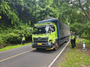 Operasional kendaraan angkutan barang dengan tiga sumbu atau lebih dibatasi pada 13-29 Maret 2026, guna menjaga kelancaran arus mudik dan keselamatan pengguna jalan (foto : Kemenhub)