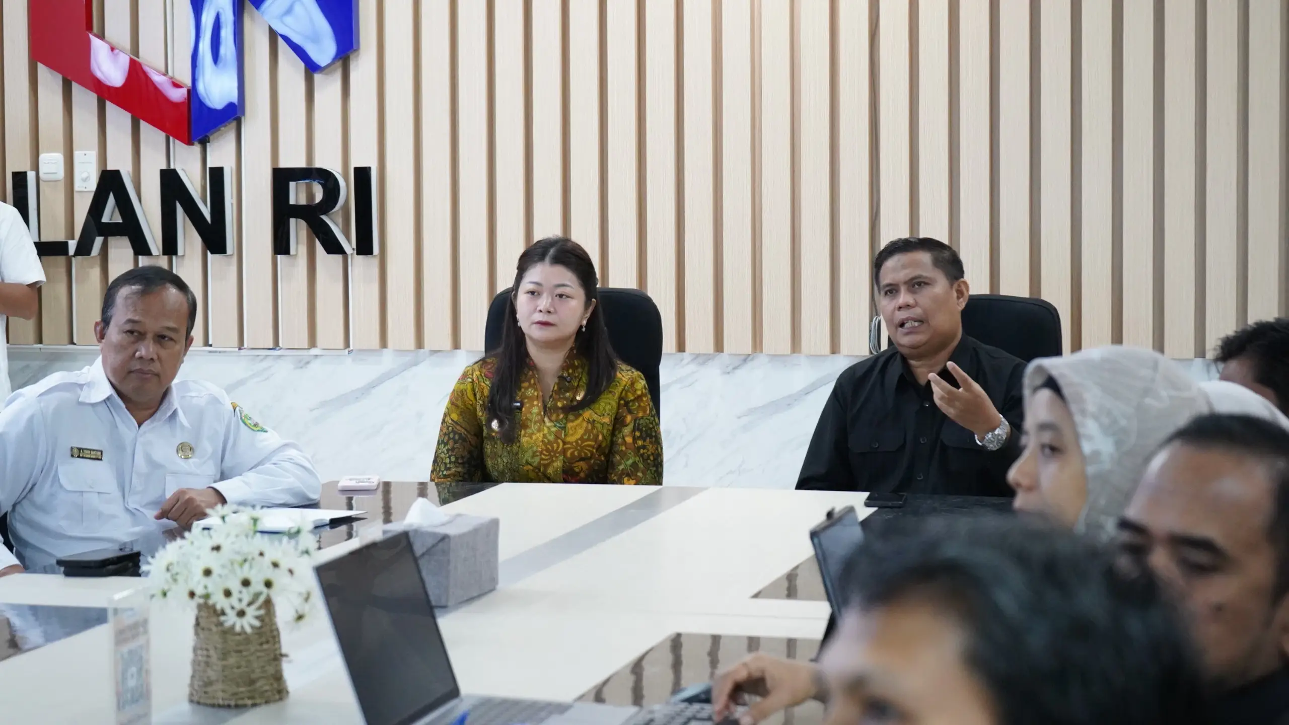 Bupati Mahakam Ulu, Angela Idang Belawan, ke Pusjar SKPP LAN Samarinda pada Selasa 4 Maret 2026