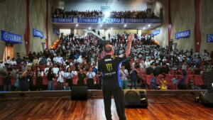 Ratusan anak yatim menghadiri kegiatan buka puasa bersama yang digelar Yamaha Kaltimtara di Gedung Kesenian Balikpapan, Senin (9/3/2026).