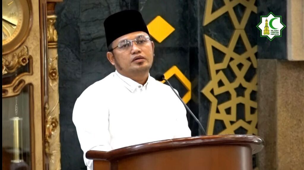 Gubernur Kaltim Rudy Mas;ud saat memberikan sambutan pada pelaksanaan Salat Idulfitri 1447 H di Masjid Baitul Muttaqien Islamic Center, Samarinda, Sabtu (21/3/2026).