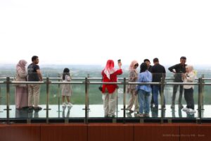 Jembatan Kaca & Glamping IKN (foto : Humas IKN)