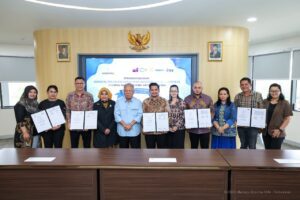 Otorita IKN bersama sejumlah investor menandatangani tiga perjanjian kerja sama baru serta dua adendum perjanjian kerja sama di Kantor Balai Kota Otorita IKN, pada Senin (16/3/2026). (foto : Humas Otorita IKN)