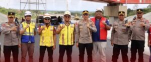 Peninjauan langsung dilakukan oleh Kapolresta Balikpapan, Kombes Pol Jerrold H. Y. Kumontoy, untuk memastikan kesiapan fisik jalan tol IKN