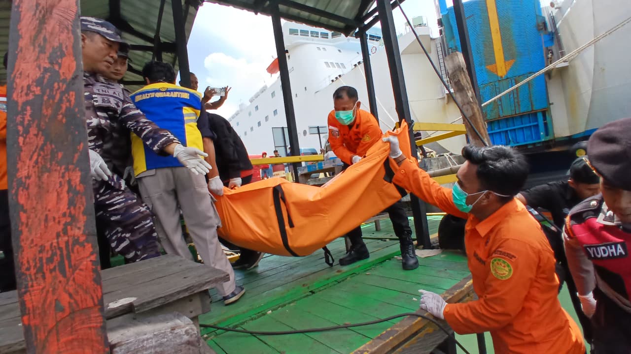 Penumpang Kapal DLN Saiful Bakri Ditemukan Meninggal Dunia di Perairan Paser (foto : IST/Samsul/Inibalikpapan)