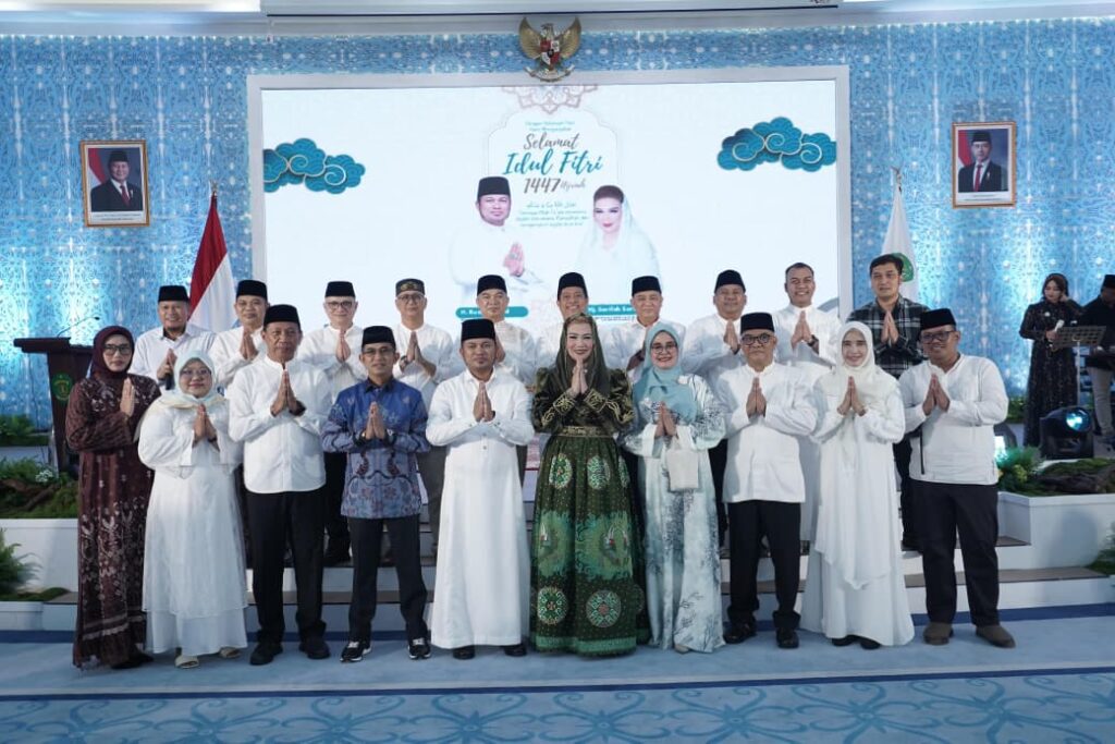 Jajaran Organisasi Perangkat Daerah (OPD) Pemkot Balikpapan melakukan kunjungan silaturahmi ke kediaman Gubernur Kaltim di Balikpapan dalam suasana hangat dan penuh kekeluargaan, Minggu (22/3/2026).