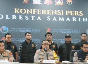 Polresta Samarinda menggelar konferensi pers di Aula Rupatama, Minggu (22/3/2026), polisi membeberkan kronologi hingga penangkapan dua tersangka utama. (foto : Polda)