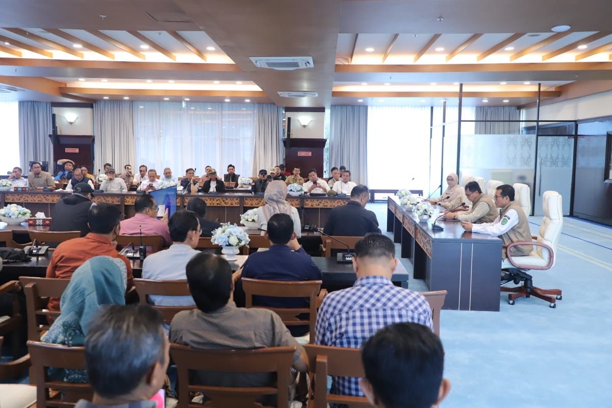 Wakil Gubernur Kalimantan Timur Seno Aji melanjutkan rangkaian Safari Ramadan ke Kabupaten Kutai Barat (Kubar) dan Kabupaten Mahakam Ulu (Mahulu) pada Sabtu (14/3/2026) (foto : Adding/Pemprov)