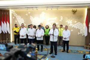 Menteri Koordinator Bidang Perekonomian Airlangga Hartarto dalam Konferensi Pers terkait Kebijakan THR, BHR, dan Stimulus Ekonomi Idulfitri, Selasa (3/03) / Kemenko Ekon