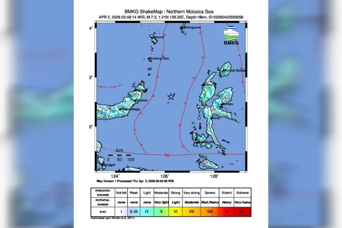 Kamis 02 April 2026 pukul 05.48.14 WIB wilayah Pantai Barat Daya Pulau Batang Dua, Ternate, Maluku Utara diguncang gempa tektonik. Hasil analisis BMKG menunjukkan gempabumi ini memiliki parameter update dengan magnitudo M7,6. Episenter gempabumi terletak pada koordinat 1,25° LU ; 126,27° BT, atau tepatnya berlokasi di laut pada jarak 129 Km arah Tenggara Bitung, Sulawesi Utara pada kedalaman 33 km
