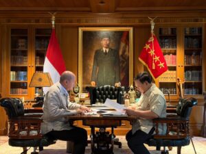 Presiden Prabowo Subianto menerima Menteri Investasi dan Hilirisasi/Kepala Badan Koordinasi Penanaman Modal (BKPM) sekaligus Kepala Badan Pengelola Investasi Daya Anagata Nusantara (BPI Danantara) Rosan Perkasa Roeslani di kediaman pribadinya di Hambalang, Kabupaten Bogor, Jawa Barat, pada Jumat (24/04/2026