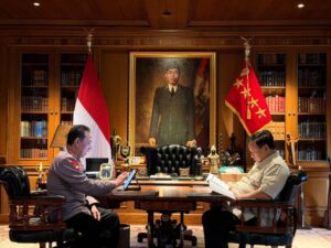 Presiden Prabowo Subianto memanggil Kepala Kepolisian Negara Republik Indonesia (Kapolri) Listyo Sigit Prabowo di kediaman pribadinya di Hambalang, Kabupaten Bogor, Jawa Barat, pada Jumat (24/04/2026).