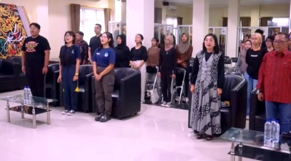 Dinas Pariwisata, Pemuda, dan Olahraga (Disporapar), Kota Balikpapan menggelar kegiatan bertajuk “Pemuda Gebrak Seni” resmi dibuka di Aula Disporapar Balikpapan, Sabtu (11/4/2026).