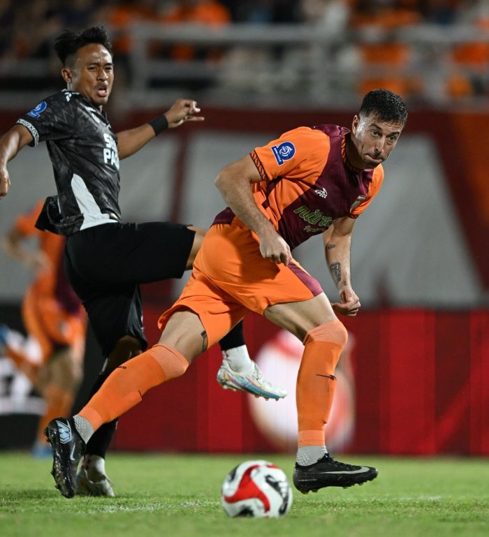 Laga Borneo FC Samarinda vs Semen Padang FC yang berakhir dengan skor 3-0 (foto : Oficial Borneo FC)