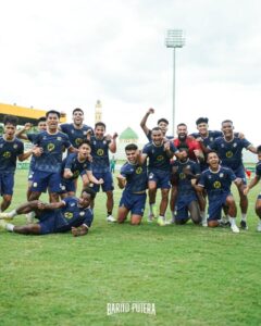 Para pemain Barito Putera saat menjalani latihan (foto : Oficial Barito Putera)