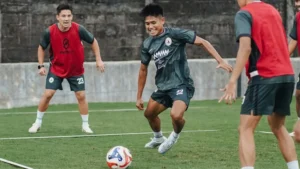 Pemain PSS Sleman sedang berlatih (foto : Ileague)