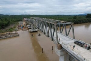 Jembatan Nibung di Kabupaten Kutai Timur, yang sempat mangkrak selama 13 tahun, akhirnya resmi beroperasi sejak Februari 2026