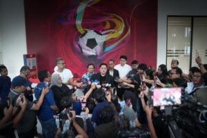 Ketua Umum PSSI Erick Thohir saat berbicara kepada media (foto : PSSI)