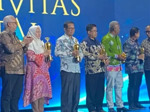 Apresiasi Konektivitas Digital Tahun 2026 yang digelar detik.com di The Sultan Hotel Jakarta, Jumat (17/4/2026) Kaltim meraih penghargaan sebagai Provinsi Pendukung Akselerasi Konektivitas Digital