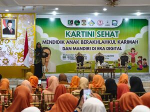 Sambutan dalam kegiatan parenting bertema “Kartini Sehat: Mendidik Anak Berakhlakul Karimah dan Mandiri di Era Digital” di Balikpapan.