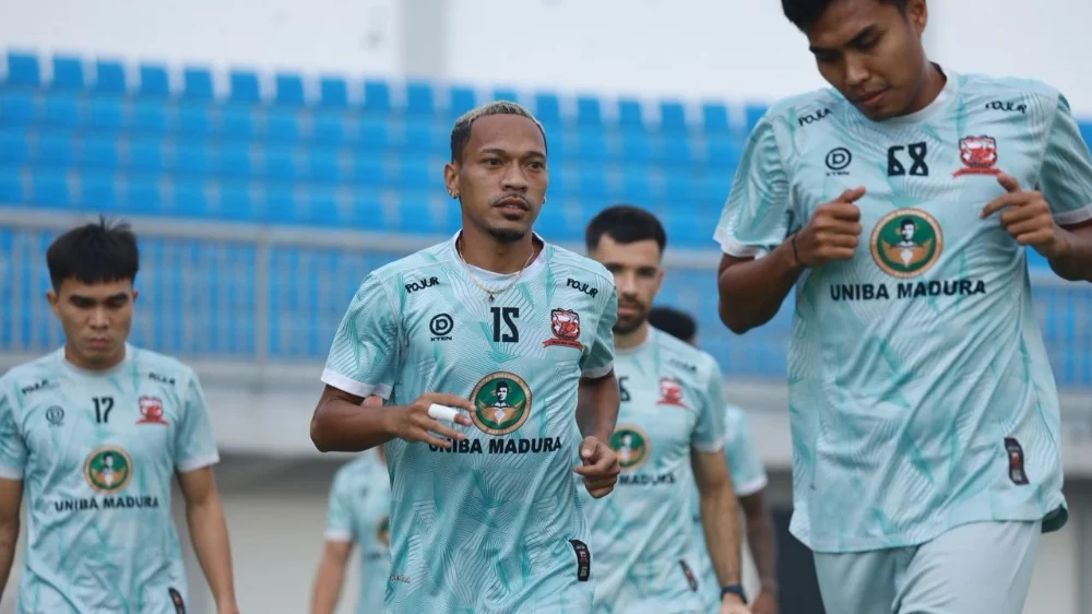 Pemain Madura United FC menjalani latihan (foto : ileague)