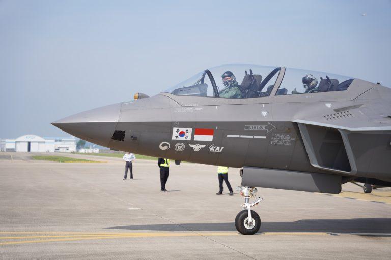 Pesawat tempur KF-21 Boramae kolaborasi Korea Selatan dan Indonesia kini sudah mulai diproduksi massal. ISDS menggelar lomba menulis tentang kemitraan strategis Indonesia dan Korea Selatan.