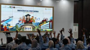 Sebanyak 130 pelajar dari berbagai SMA di Balikpapan mengikuti kegiatan “Universitas Pertamina Goes to Kilang RU V” yang digelar di Gedung Banua Patra, Minggu (20/4/2026).