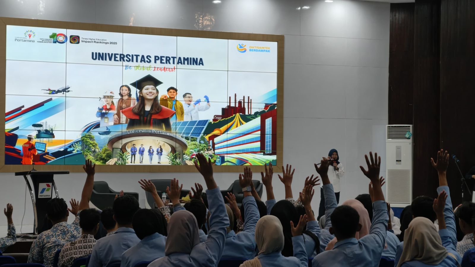 Sebanyak 130 pelajar dari berbagai SMA di Balikpapan mengikuti kegiatan “Universitas Pertamina Goes to Kilang RU V” yang digelar di Gedung Banua Patra, Minggu (20/4/2026).