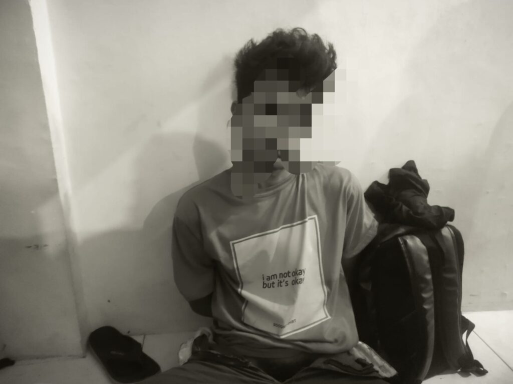 Pelaku yang nyaris diamuk massa (foto : Inibalikpapan/Samsul)