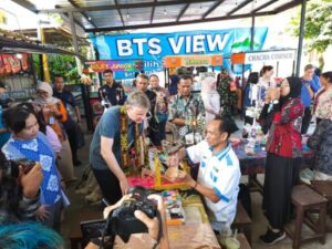 Duta Besar Australia untuk Indonesia, Rob Sari saat kunjungi Komunitas Difabel Balikpapan: Program SIGAP Sukses Bangun Kepercayaan Diri Penyandang Disabilitas (foto : Inibalikpapan/Samsul)