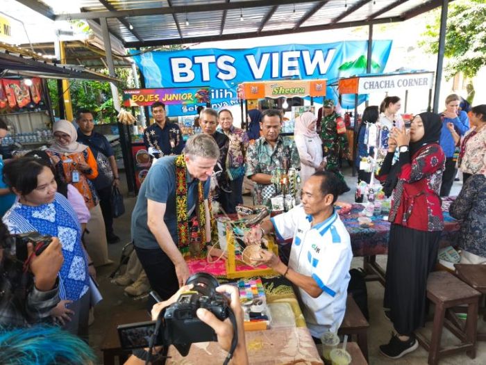 Duta Besar Australia untuk Indonesia, Rob Sari saat kunjungi Komunitas Difabel Balikpapan: Program SIGAP Sukses Bangun Kepercayaan Diri Penyandang Disabilitas (foto : Inibalikpapan/Samsul)