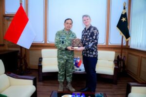 Pangdam VI Mulawarman, Mayjen TNI Krido Pramono, menerima kunjungan kehormatan Duta Besar Australia untuk Indonesia, H.E. Rode Brazier, di Makodam VI Mulawarman, Jumat (23/4/2026).