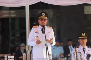 Gubernur Kalimantan Timur, Rudy Mas’ud (Harum), memimpin Upacara Peringatan Hari Otonomi Daerah (Otda) ke-30 Tahun 2026 tingkat Provinsi
