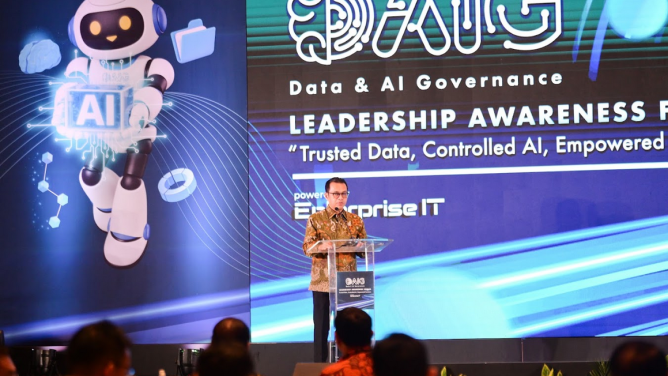 Wamenkomdigi Nezar Patria memberikan keynote speech dalam acara Leadership Awareness Forum Data & AI Governance di Jakarta Selatan, Rabu (08/04/2026). Foto: Anhar/Komdigi