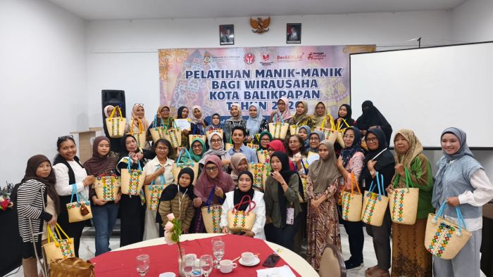 Pelatihan kerajinan manik-manik selama tiga hari, 27–29 April 2026, Aula Hotel Zurich Balikpapan (foto : Inibalikpapan/Samsul)