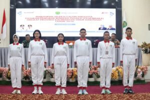 enam pelajar terbaik Kalimantan Timur (Kaltim) terdiri atas tiga putra dan tiga putri dikirim ke Jakarta untuk mengikuti seleksi Pasukan Pengibar Bendera Pusaka (Paskibraka) Nasional Tahun 2026.