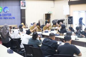 Dinas Komunikasi dan Informatika (Diskominfo) Provinsi Kalimantan Timur menggelar jumpa pers guna memberikan klarifikasi atas sejumlah isu yang tengah viral di masyarakat