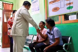 Presiden Prabowo Subianto meninjau langsung pelayanan kesehatan di Puskesmas Miangas, Sabtu (9/5/2026).