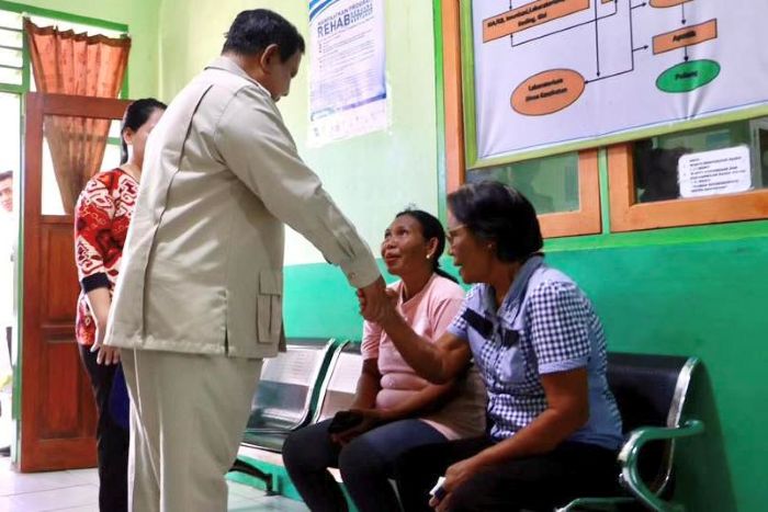 Presiden Prabowo Subianto meninjau langsung pelayanan kesehatan di Puskesmas Miangas, Sabtu (9/5/2026).