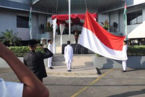 Peringatan Hari Pendidikan Nasional (Hardiknas) Tahun 2026 di Provinsi Kalimantan Timur berlangsung khidmat di halaman Dinas Pendidikan dan Kebudayaan Provinsi Kaltim, Sabtu (2/5/2026)