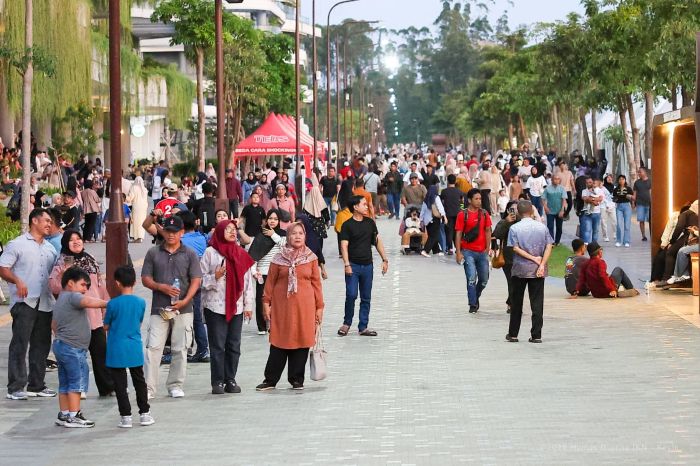 Setiap libur Kawasan Ibu Kota Nusantara (IKN) selalu diserbu ribuan pengunjung (foto : Humas IKN)