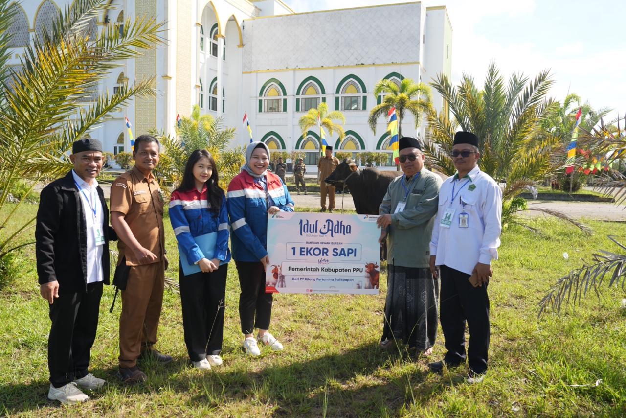 Penyerahan bantuan hewan kurban dari PT Kilang Pertamina Balikpapan (KPB) kepada Pemerintah Kabupaten Penajam Paser Utara (PPU) dalam momentum Iduladha 1447 Hijriah.