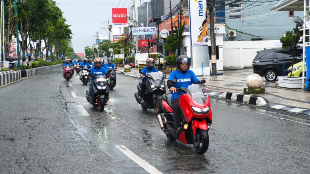 Sunmori Yamaha di Balikpapan tetap berlangsung meski hujan deras mengguyur kota, Minggu (10/5/2026).