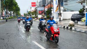 Sunmori Yamaha di Balikpapan tetap berlangsung meski hujan deras mengguyur kota, Minggu (10/5/2026).