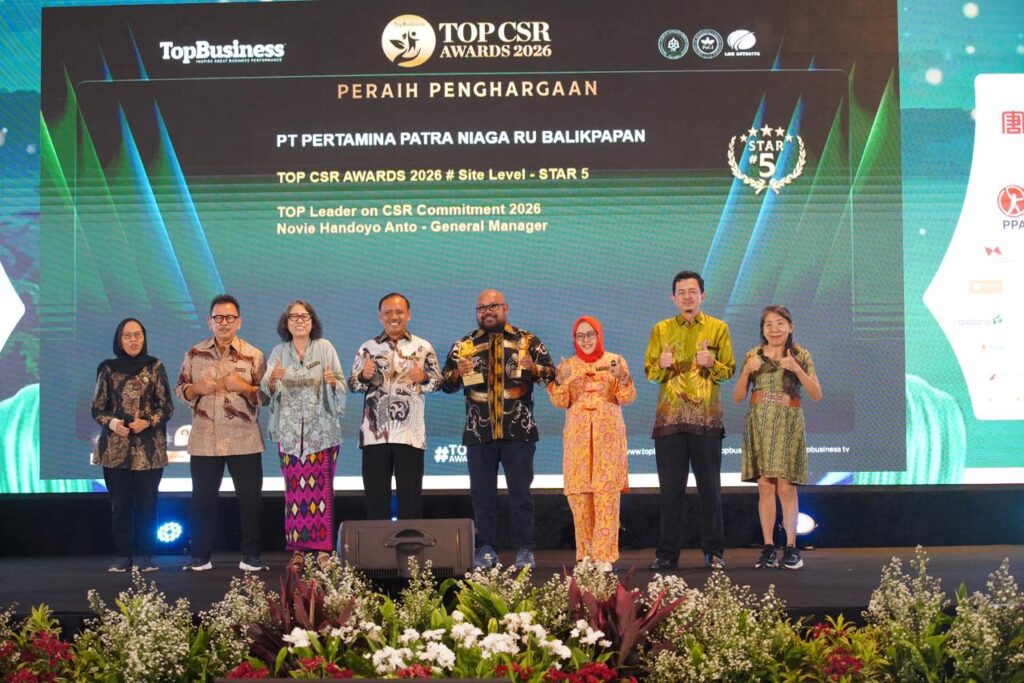 PT Pertamina Patra Niaga RU Balikpapan meraih penghargaan TOP CSR Awards 2026 kategori Star 5 dan TOP Leader on CSR Commitment 2026 di Jakarta.
